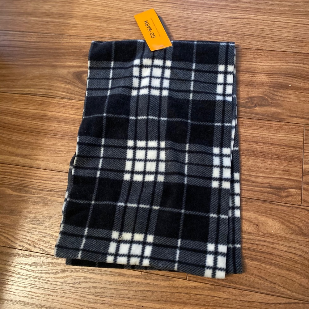 NWT Old Navy active scarf